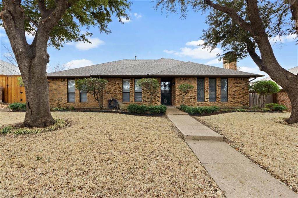 1005 Ridgeview - Photo 1