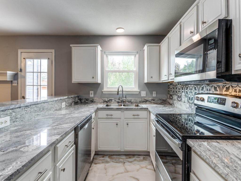 4040 Shady Hollow Lane - Photo 1