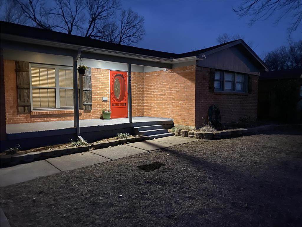 832 Zelda Drive - Photo 1
