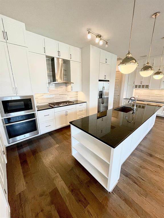 2323 Akard Street - Photo 1