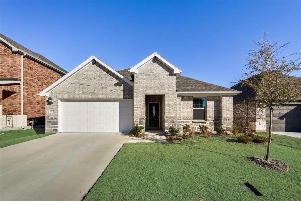 437 Ella Lane - Photo 1