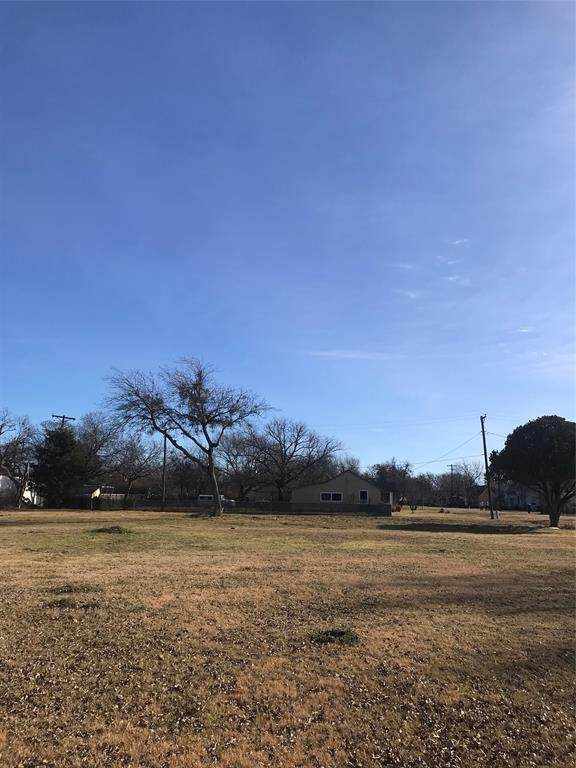207 6th Street - Photo 1