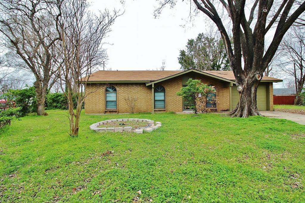 2801 Springdale Circle - Photo 1