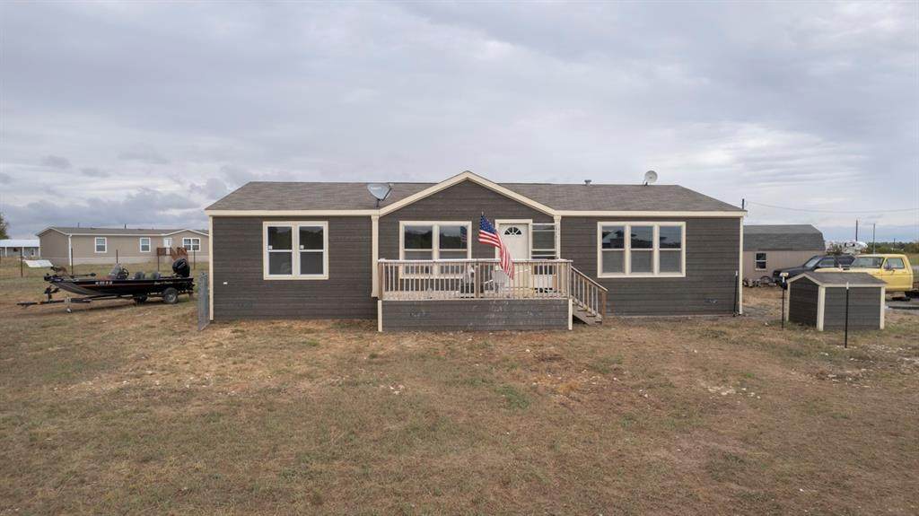 947 Private Road 4219 - Photo 1