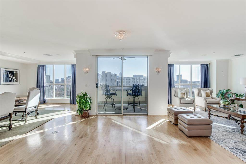 3401 Lee Parkway - Photo 1