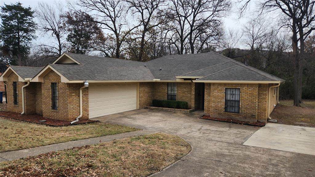 2924 King Cole Drive - Photo 1