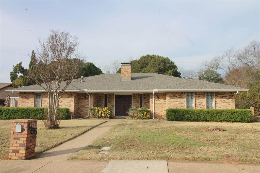 1135 Greenway Drive - Photo 1