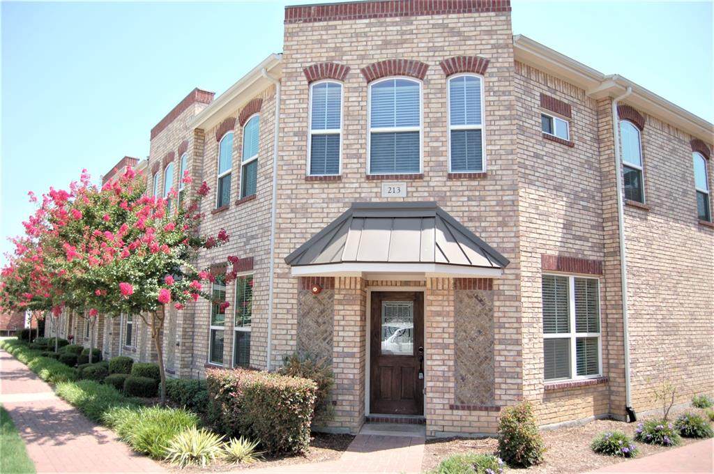 213 Lily Lane - Photo 1