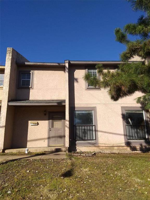 715 Shady Grove - Photo 1
