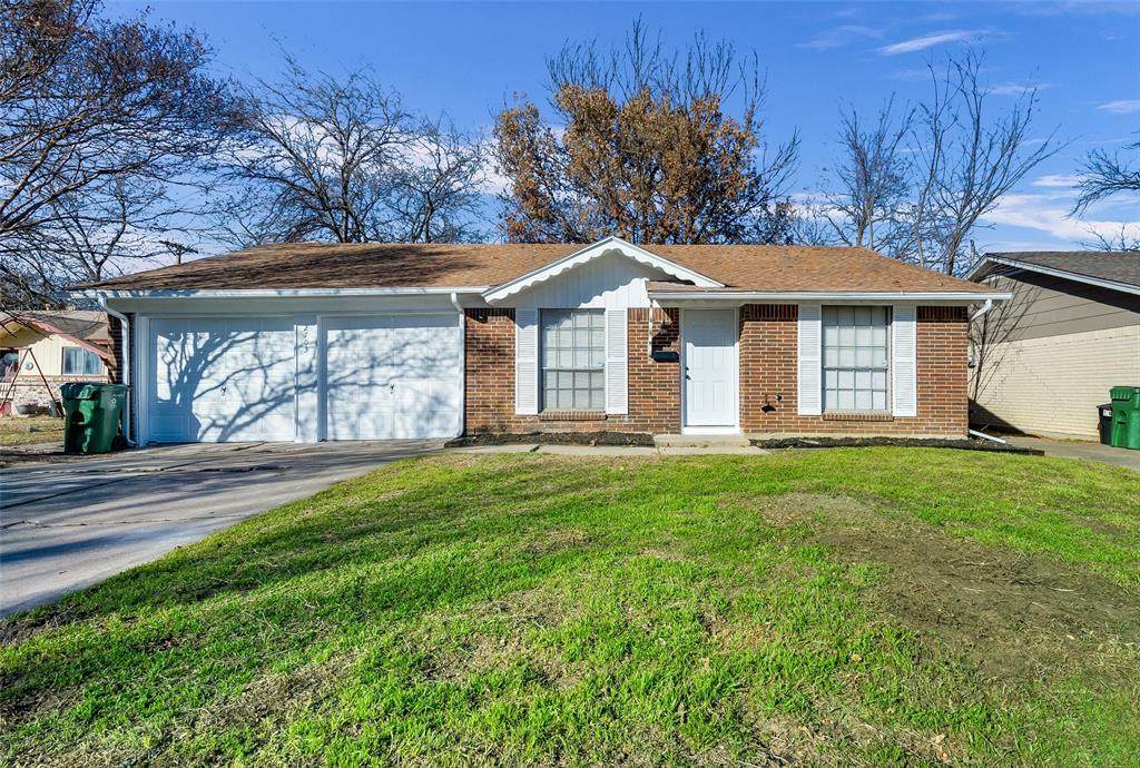 2703 Plaza Street - Photo 1