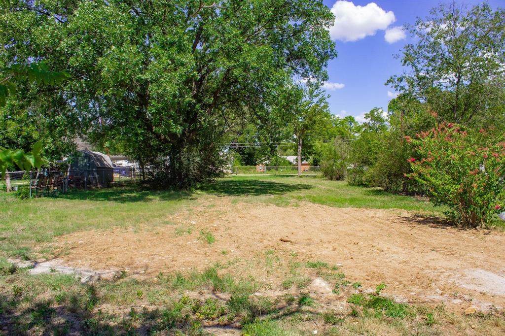 2304 Vine Street - Photo 1