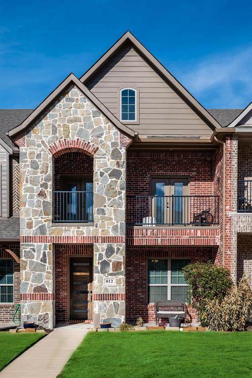 812 Aberdeen Crossing - Photo 1