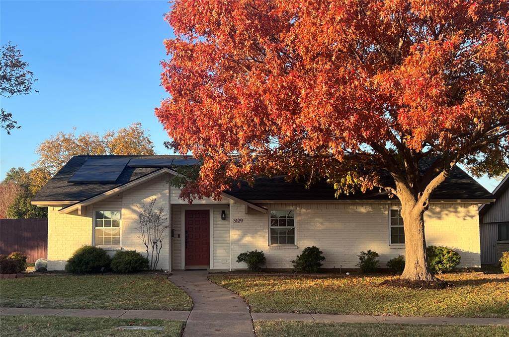 3129 Pinewood Drive - Photo 1