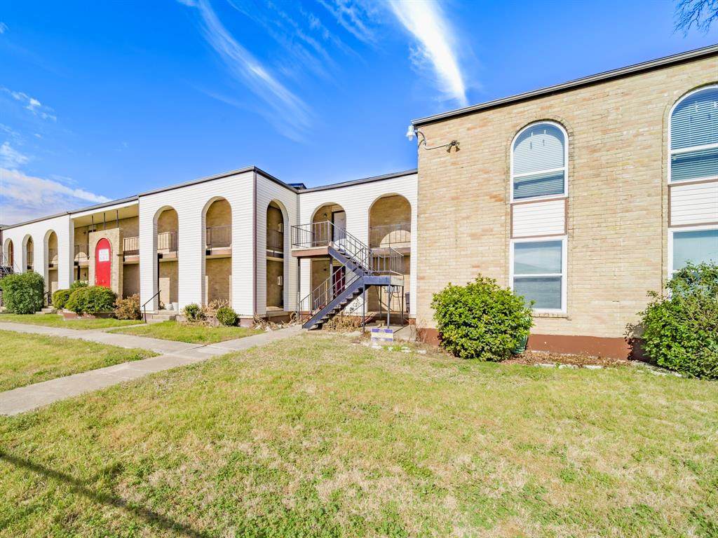 6000 Westridge Lane - Photo 1