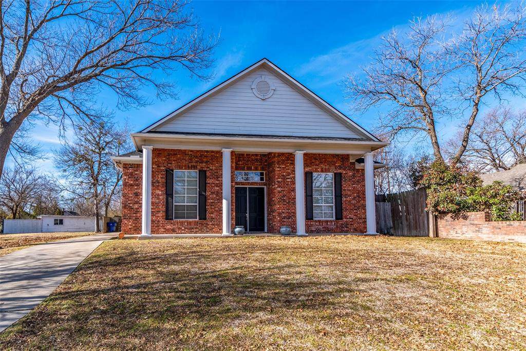 1518 Alexander Street - Photo 1