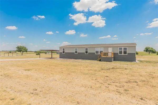 600 County Road 2937 - Photo 1