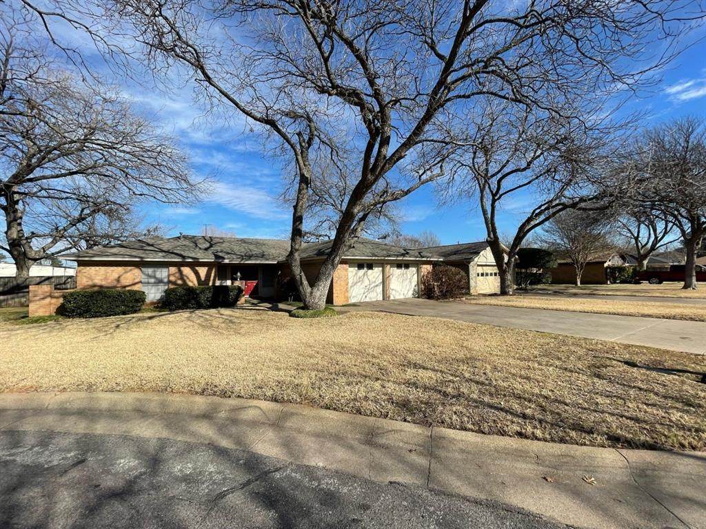 1907 Fox Hill Court - Photo 1