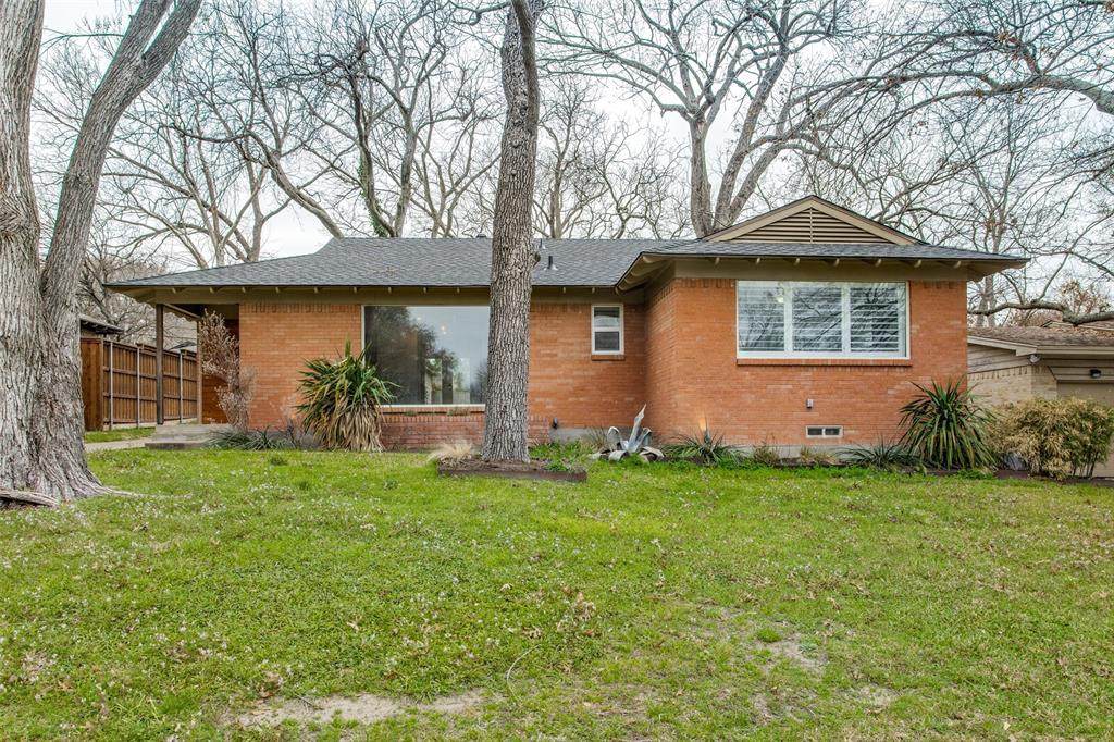 854 Lake Terrace Drive - Photo 1
