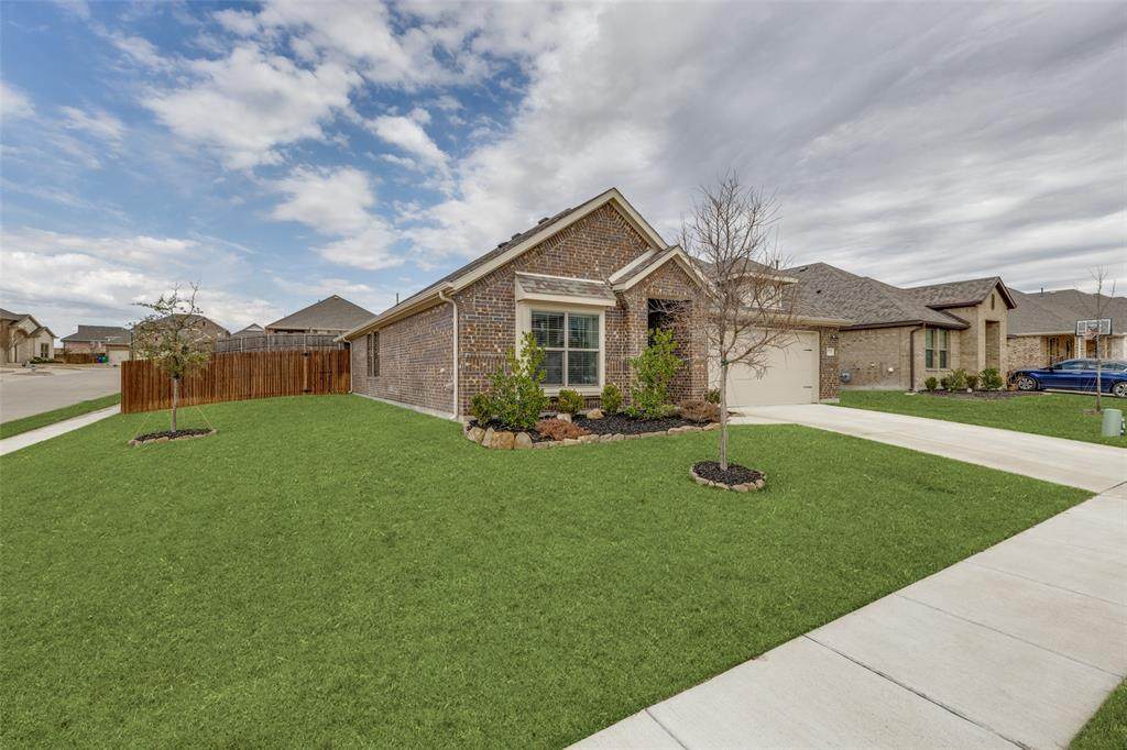 579 La Grange Drive - Photo 1