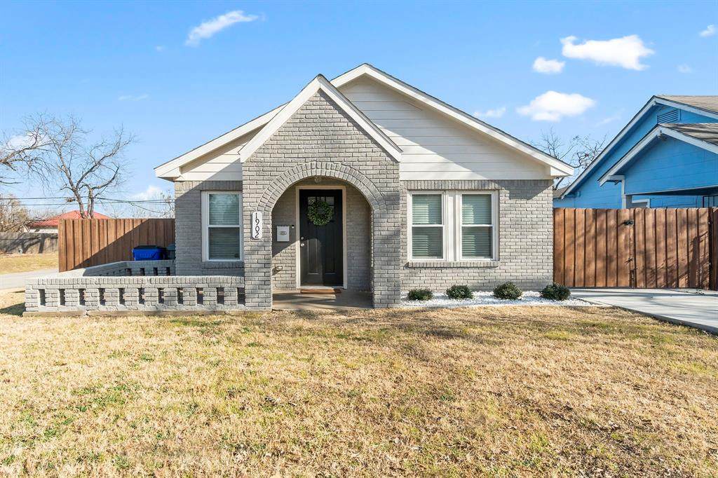1902 Idaho Avenue - Photo 1