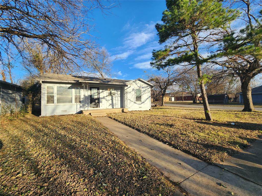 902 Bales Street - Photo 1