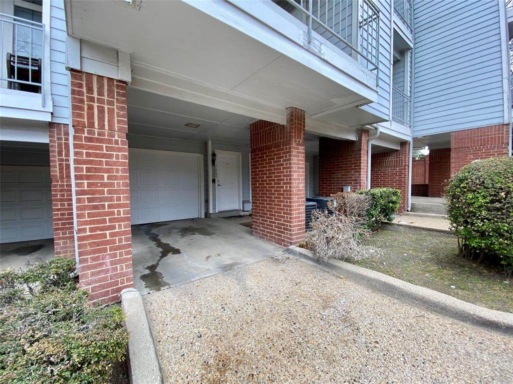 9823 Summerwood Circle - Photo 1