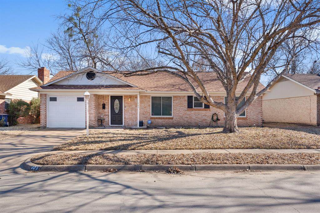 405 Langley Avenue - Photo 1