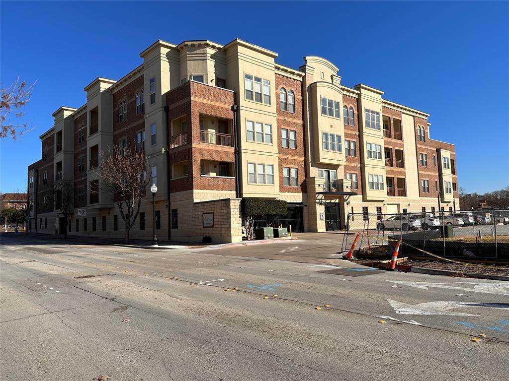 800 15th Street - Photo 1