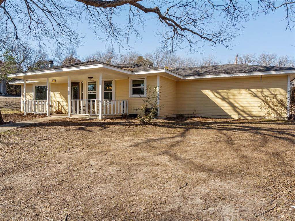 1752 Lakefront - Photo 1