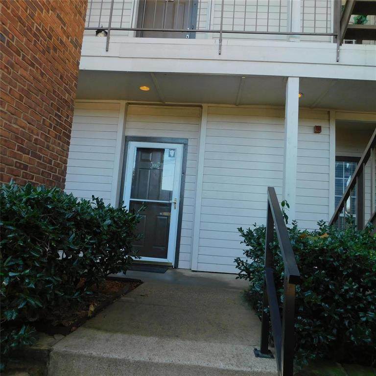 1720 Green Oaks Boulevard - Photo 1