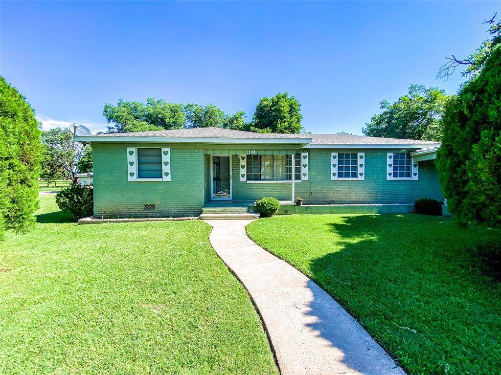 1108 8th Street - Photo 1