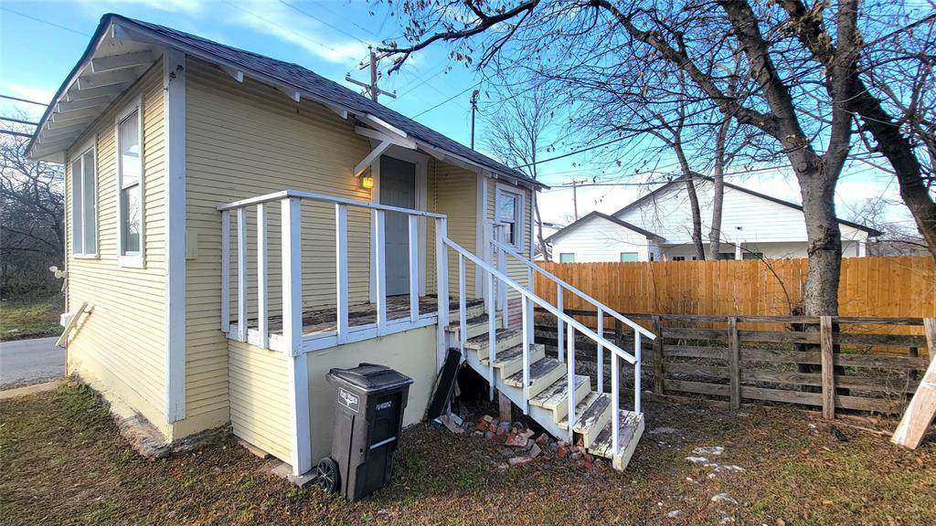 3001 Avenue C - Photo 1