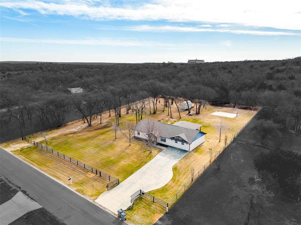 1105 Eagles Way - Photo 1