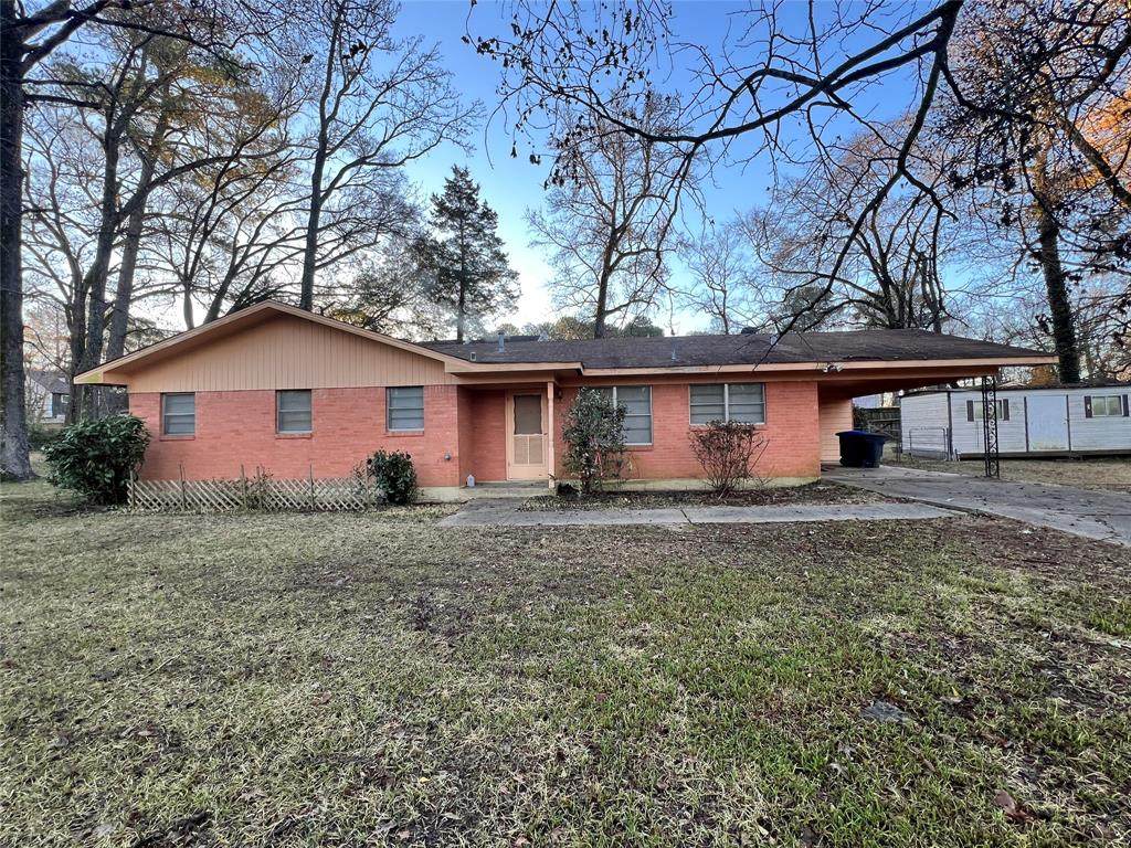 737 Lincoln Drive - Photo 1