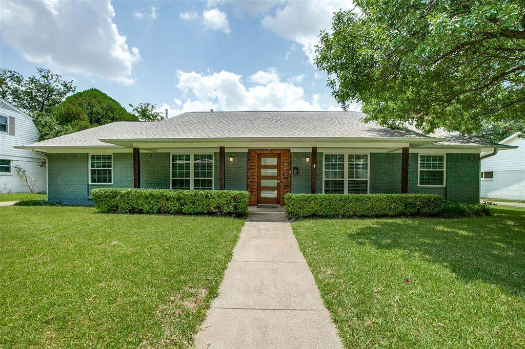 3318 Camelot Drive - Photo 1