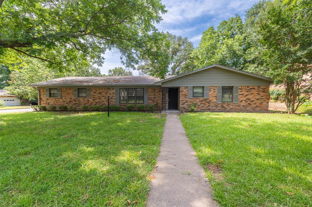 700 Pampa Street - Photo 1
