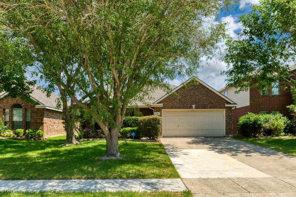 2831 Park Place Drive - Photo 1