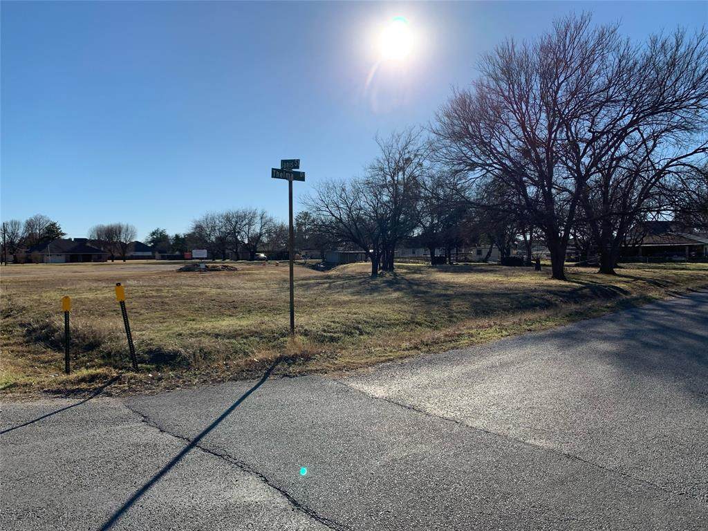 812 Janis Street - Photo 1
