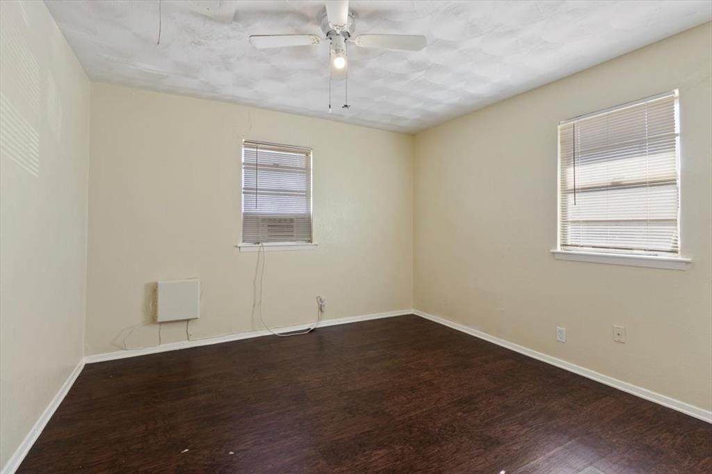 1025 G Avenue - Photo 1