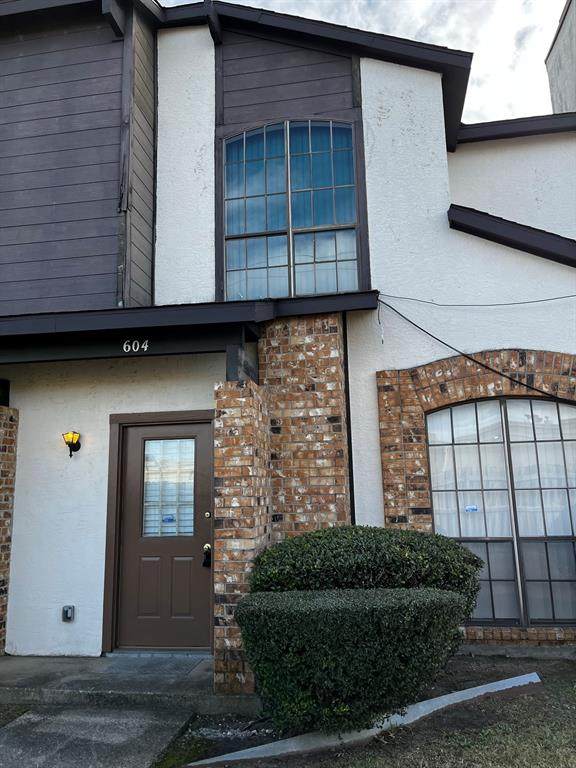 611 Oriole Boulevard - Photo 1