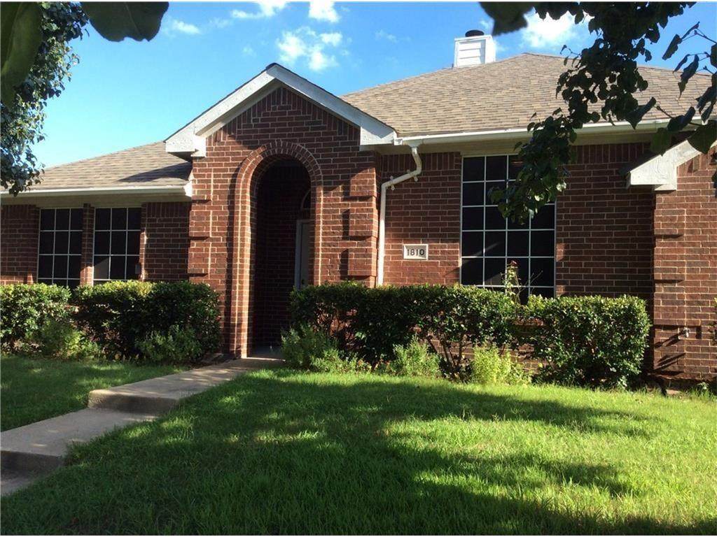 1810 Lake Travis Drive - Photo 1
