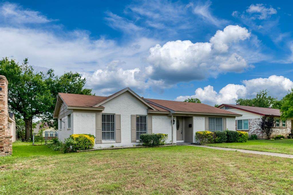 2726 Starcrest Lane - Photo 1