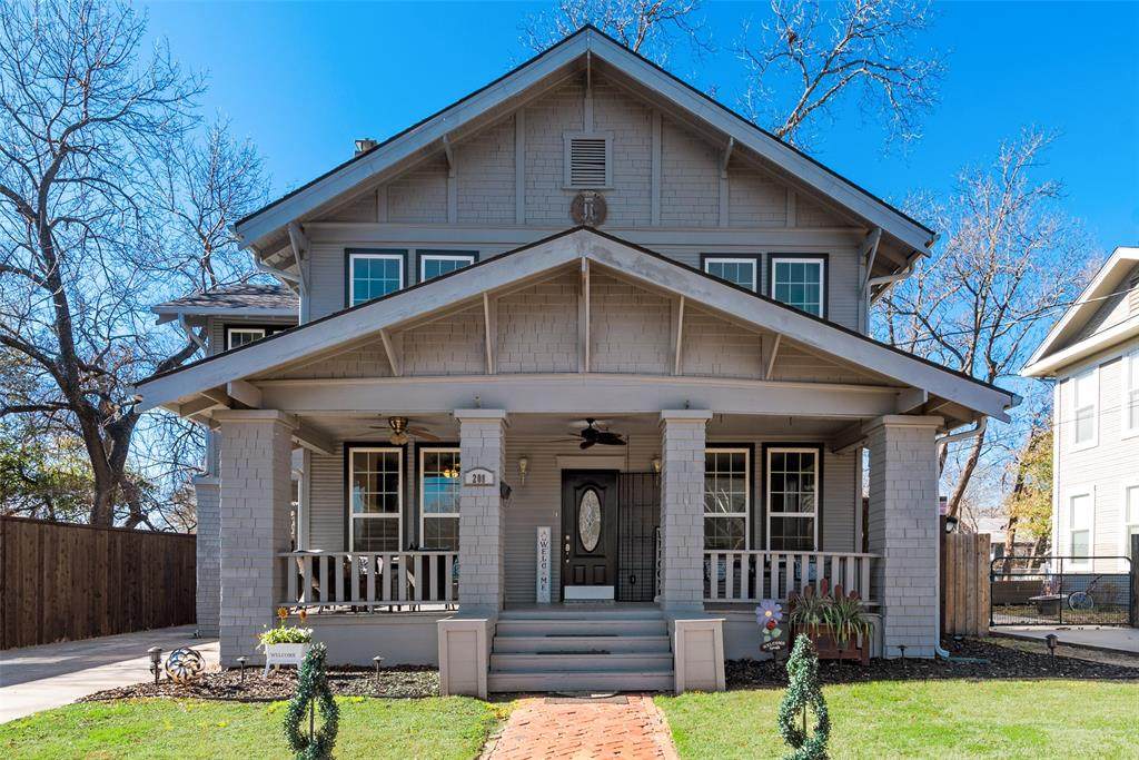 208 18th Street - Photo 1