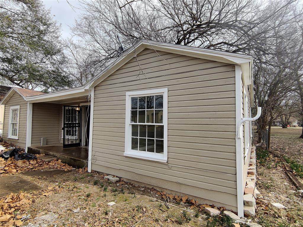 1115 13th Street - Photo 1