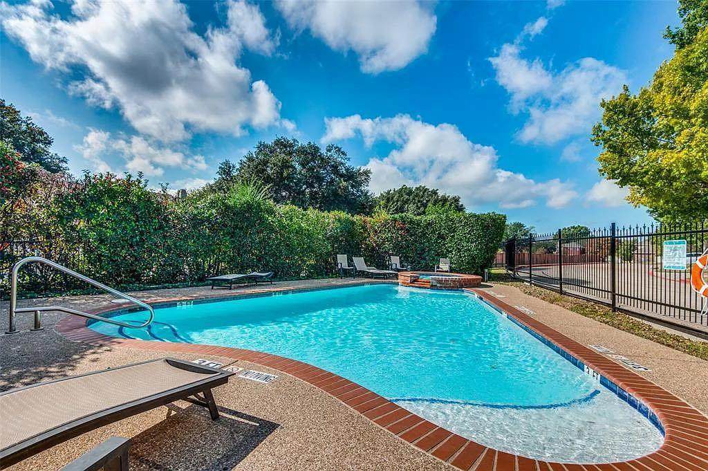 407 Horse Shoe Drive - Photo 1
