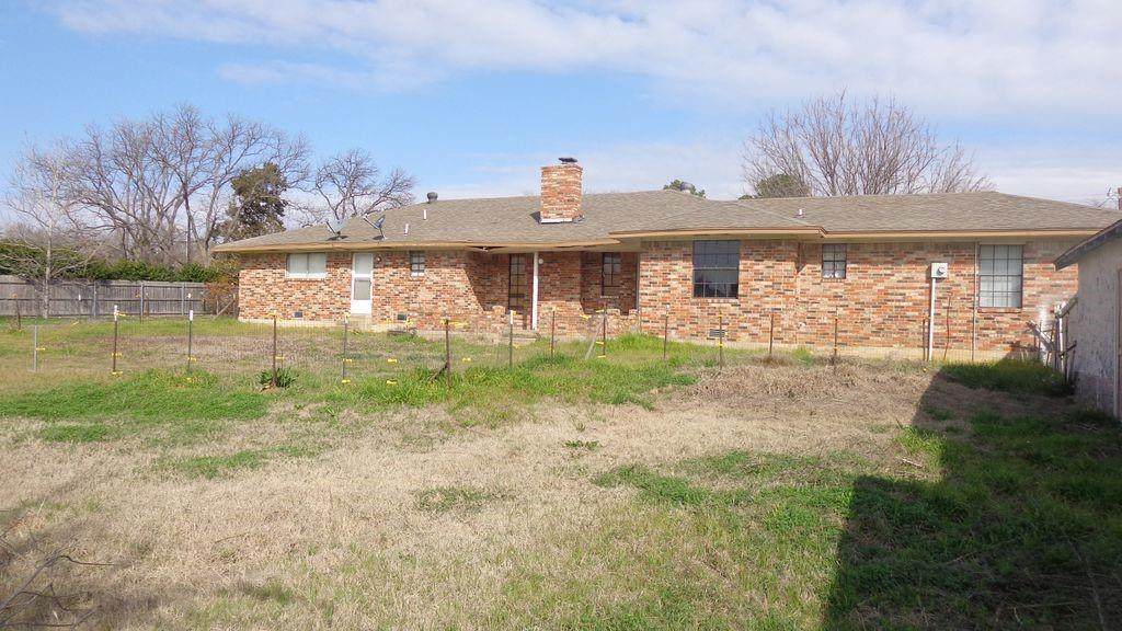 560 Waketon Road - Photo 1
