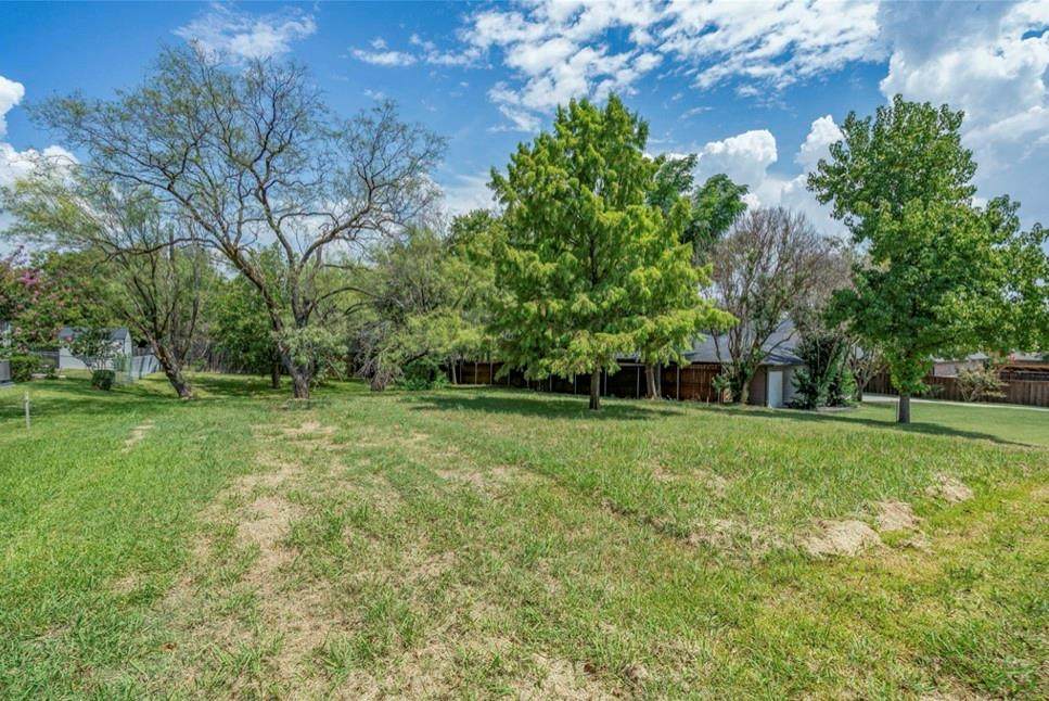 327 Peninsula Drive - Photo 1