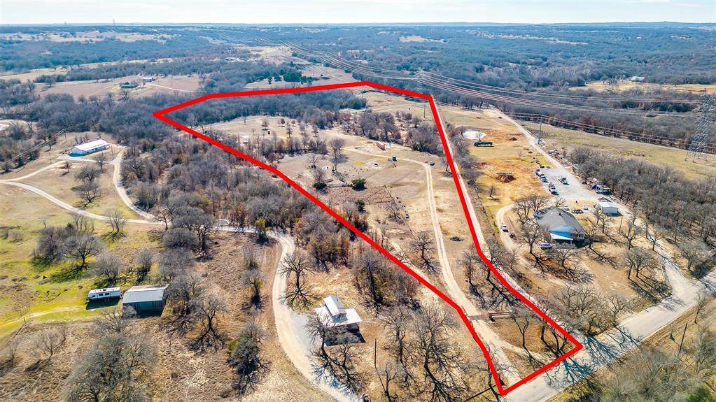 821 County Rd 3585 - Photo 1