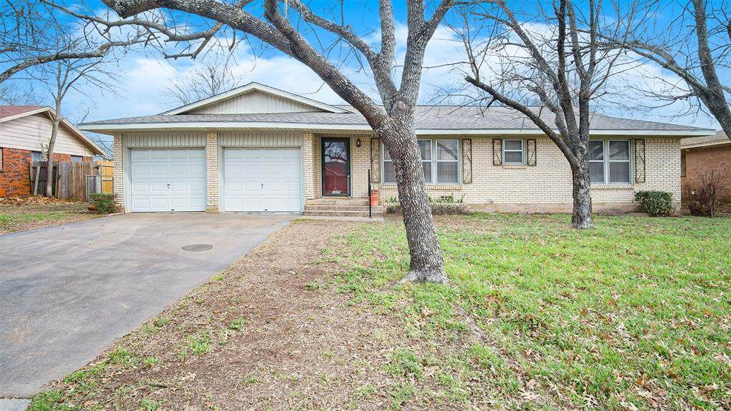 1225 Lynnwood Drive - Photo 1