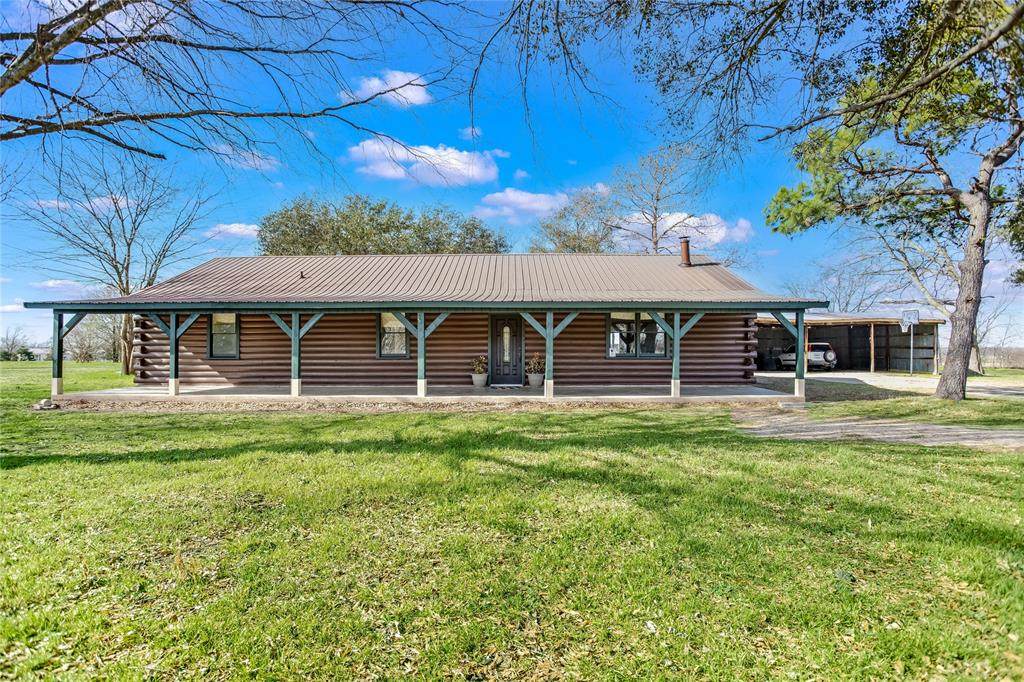 113 Farm Road 3134 - Photo 1